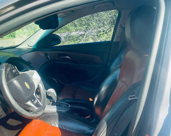 Серый Шевроле Круз, объемом двигателя 1.79 л и пробегом 180 тыс. км за 6500 $, фото 1 на Automoto.ua