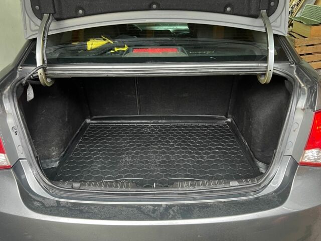 Серый Шевроле Круз, объемом двигателя 1.8 л и пробегом 258 тыс. км за 6000 $, фото 13 на Automoto.ua