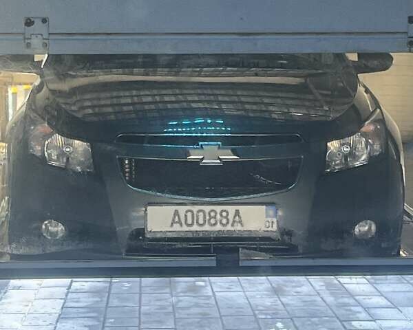 Серый Шевроле Круз, объемом двигателя 1.8 л и пробегом 340 тыс. км за 7500 $, фото 2 на Automoto.ua