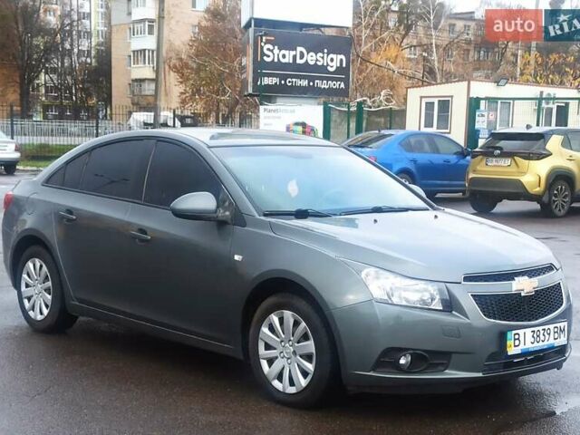 Серый Шевроле Круз, объемом двигателя 1.6 л и пробегом 174 тыс. км за 6500 $, фото 3 на Automoto.ua