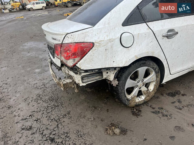 Серый Шевроле Круз, объемом двигателя 1.8 л и пробегом 205 тыс. км за 3300 $, фото 5 на Automoto.ua