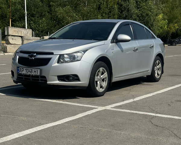 Серый Шевроле Круз, объемом двигателя 1.8 л и пробегом 167 тыс. км за 7699 $, фото 1 на Automoto.ua
