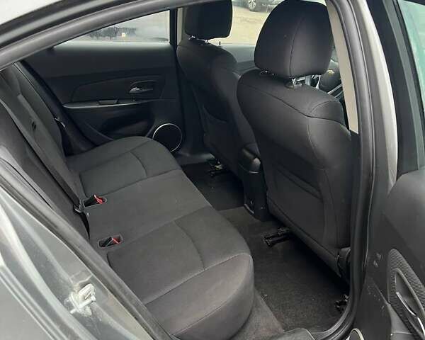 Сірий Шевроле Круз, об'ємом двигуна 1.8 л та пробігом 170 тис. км за 6900 $, фото 8 на Automoto.ua