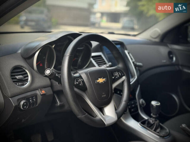 Серый Шевроле Круз, объемом двигателя 1.8 л и пробегом 150 тыс. км за 6777 $, фото 7 на Automoto.ua