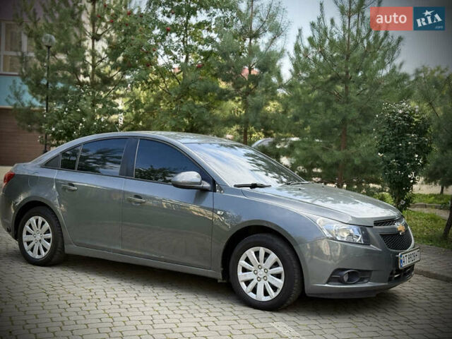 Серый Шевроле Круз, объемом двигателя 1.8 л и пробегом 150 тыс. км за 6777 $, фото 5 на Automoto.ua