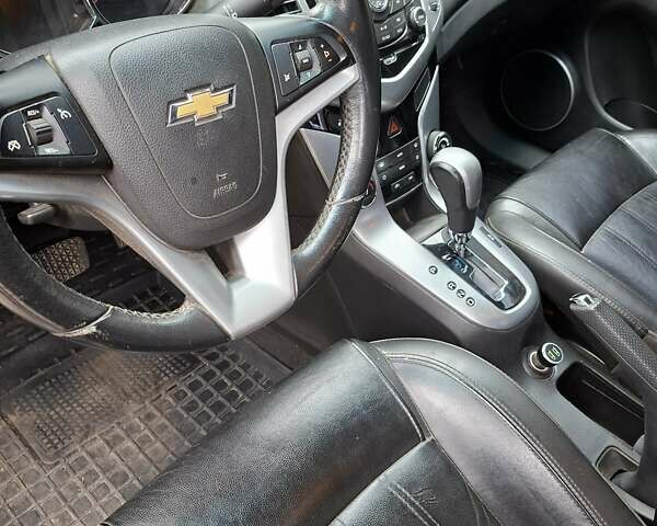 Серый Шевроле Круз, объемом двигателя 1.8 л и пробегом 143 тыс. км за 6000 $, фото 2 на Automoto.ua