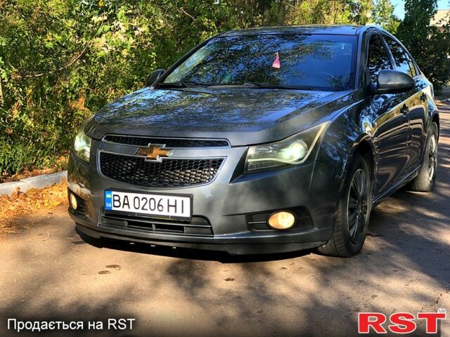 Серый Шевроле Круз, объемом двигателя 1.8 л и пробегом 236 тыс. км за 7500 $, фото 8 на Automoto.ua