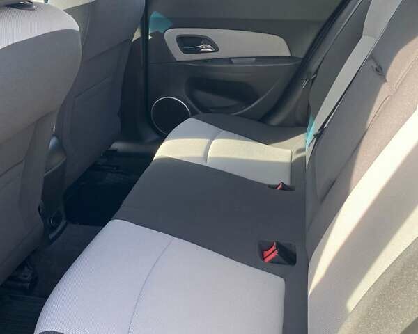 Серый Шевроле Круз, объемом двигателя 1.6 л и пробегом 168 тыс. км за 7000 $, фото 6 на Automoto.ua