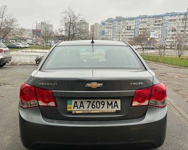 Сірий Шевроле Круз, об'ємом двигуна 1.8 л та пробігом 170 тис. км за 6900 $, фото 5 на Automoto.ua