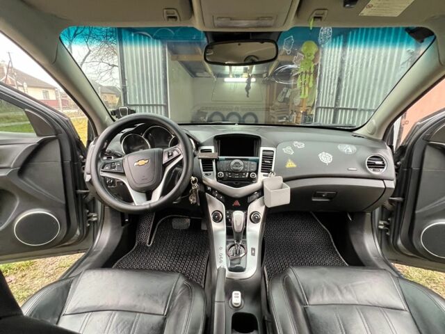 Серый Шевроле Круз, объемом двигателя 1.8 л и пробегом 258 тыс. км за 6000 $, фото 20 на Automoto.ua