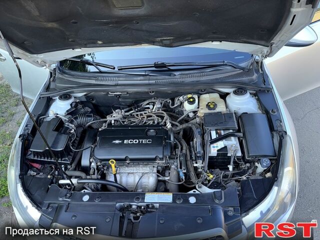 Серый Шевроле Круз, объемом двигателя 1.8 л и пробегом 190 тыс. км за 7500 $, фото 3 на Automoto.ua