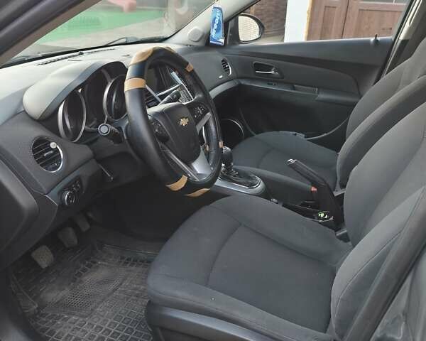 Сірий Шевроле Круз, об'ємом двигуна 2 л та пробігом 217 тис. км за 6200 $, фото 3 на Automoto.ua