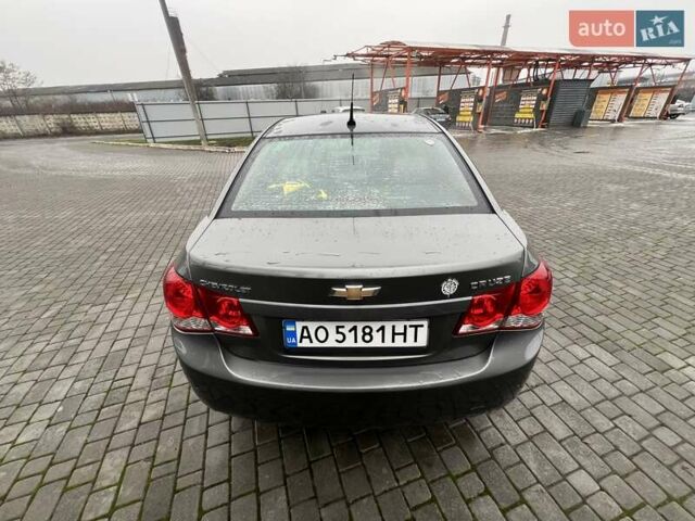Серый Шевроле Круз, объемом двигателя 1.8 л и пробегом 258 тыс. км за 6000 $, фото 5 на Automoto.ua