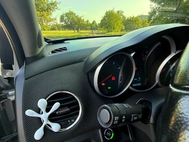 Серый Шевроле Круз, объемом двигателя 1.8 л и пробегом 190 тыс. км за 7500 $, фото 4 на Automoto.ua