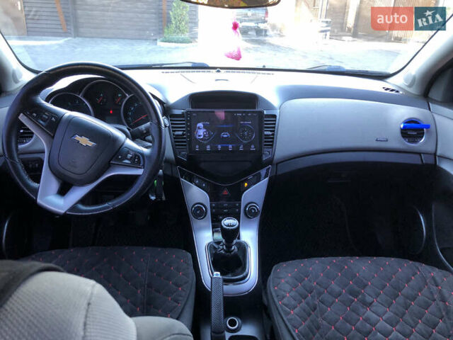 Серый Шевроле Круз, объемом двигателя 1.8 л и пробегом 236 тыс. км за 7500 $, фото 5 на Automoto.ua
