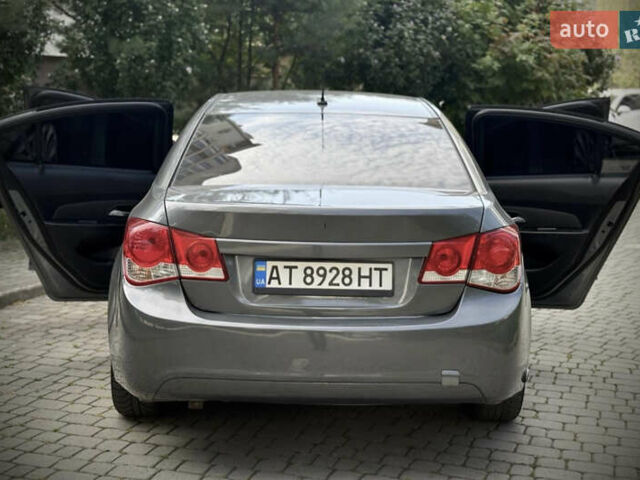 Серый Шевроле Круз, объемом двигателя 1.8 л и пробегом 150 тыс. км за 7000 $, фото 6 на Automoto.ua