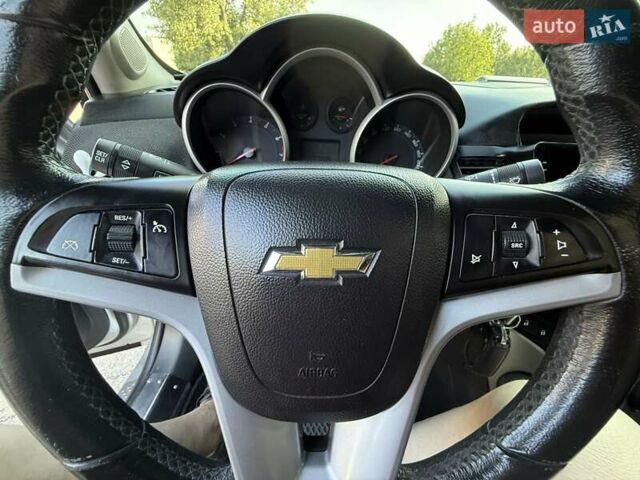 Серый Шевроле Круз, объемом двигателя 1.8 л и пробегом 90 тыс. км за 7500 $, фото 6 на Automoto.ua