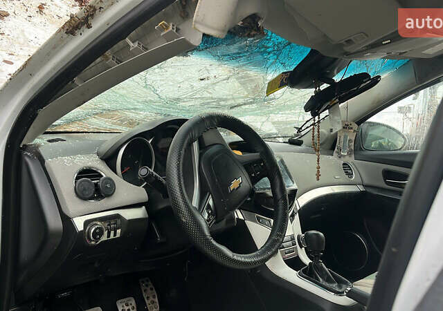 Серый Шевроле Круз, объемом двигателя 1.8 л и пробегом 205 тыс. км за 3300 $, фото 12 на Automoto.ua