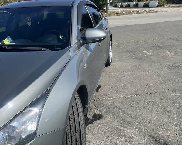 Серый Шевроле Круз, объемом двигателя 1.8 л и пробегом 340 тыс. км за 7500 $, фото 6 на Automoto.ua