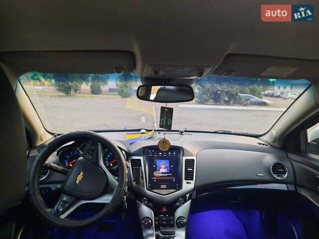 Серый Шевроле Круз, объемом двигателя 1.8 л и пробегом 196 тыс. км за 7750 $, фото 14 на Automoto.ua