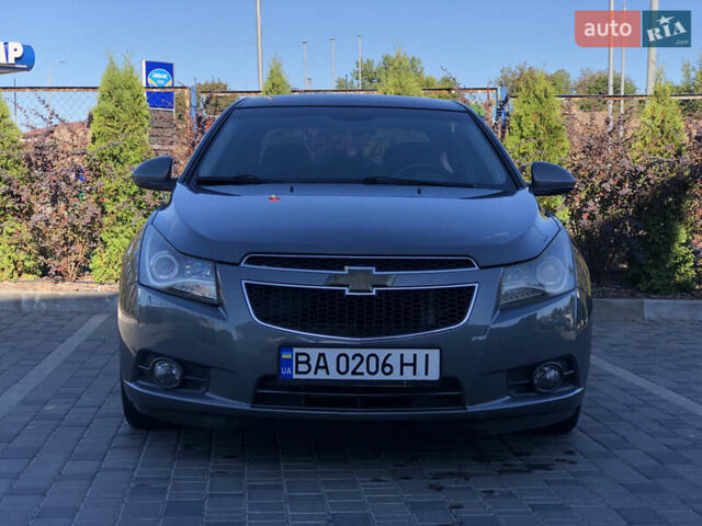 Серый Шевроле Круз, объемом двигателя 1.8 л и пробегом 236 тыс. км за 7500 $, фото 9 на Automoto.ua