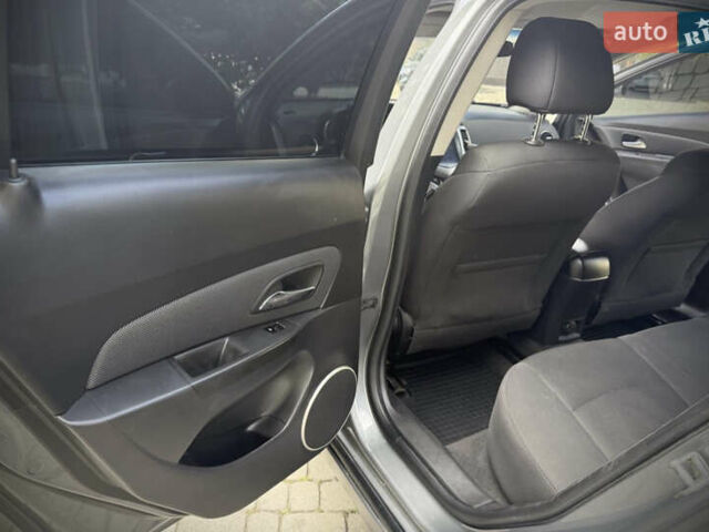 Серый Шевроле Круз, объемом двигателя 1.8 л и пробегом 150 тыс. км за 7000 $, фото 14 на Automoto.ua