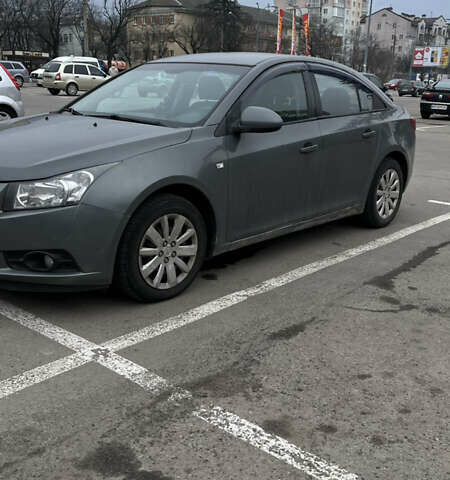 Сірий Шевроле Круз, об'ємом двигуна 1.8 л та пробігом 230 тис. км за 5700 $, фото 2 на Automoto.ua