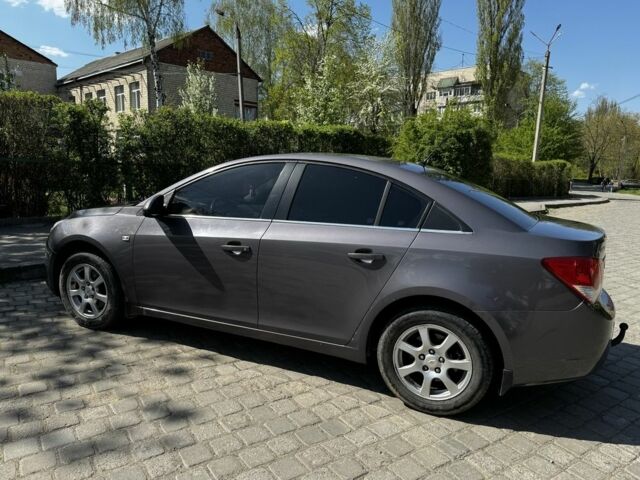 Сірий Шевроле Круз, об'ємом двигуна 2 л та пробігом 252 тис. км за 5900 $, фото 3 на Automoto.ua
