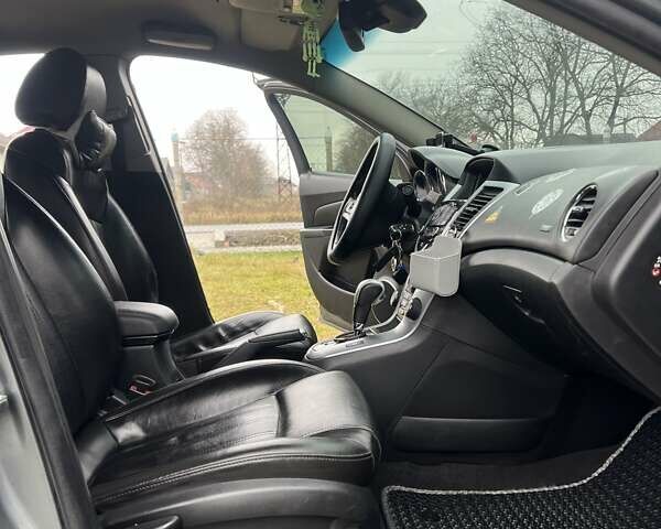 Серый Шевроле Круз, объемом двигателя 1.8 л и пробегом 258 тыс. км за 6000 $, фото 28 на Automoto.ua