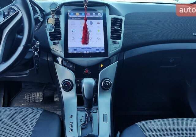 Серый Шевроле Круз, объемом двигателя 1.8 л и пробегом 220 тыс. км за 7200 $, фото 4 на Automoto.ua