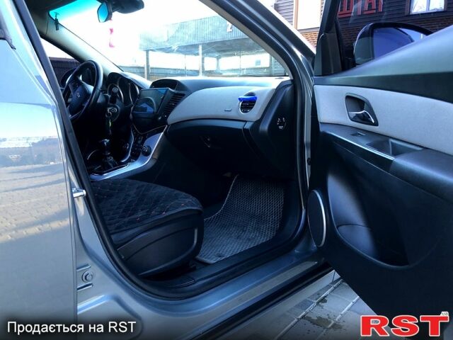 Серый Шевроле Круз, объемом двигателя 1.8 л и пробегом 236 тыс. км за 7500 $, фото 2 на Automoto.ua