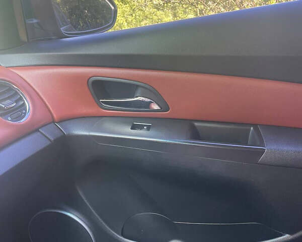 Серый Шевроле Круз, объемом двигателя 1.79 л и пробегом 180 тыс. км за 6500 $, фото 30 на Automoto.ua