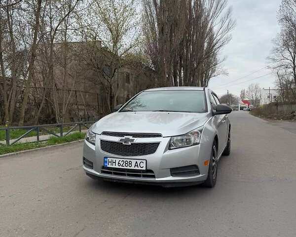 Серый Шевроле Круз, объемом двигателя 1.8 л и пробегом 218 тыс. км за 8200 $, фото 7 на Automoto.ua
