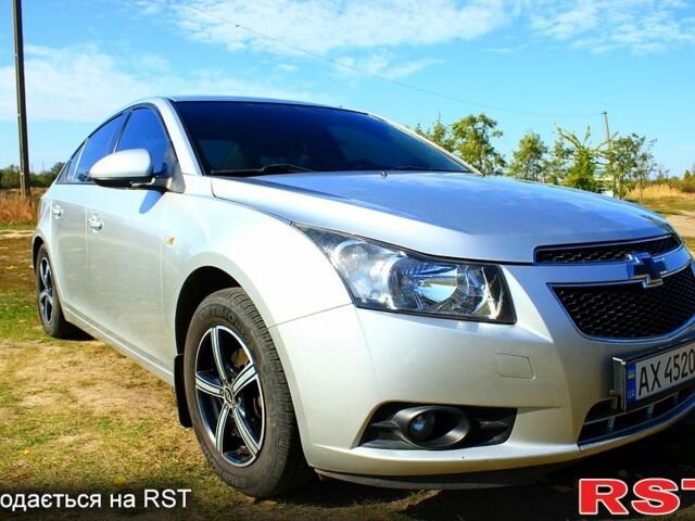 Серый Шевроле Круз, объемом двигателя 1.6 л и пробегом 109 тыс. км за 7000 $, фото 2 на Automoto.ua