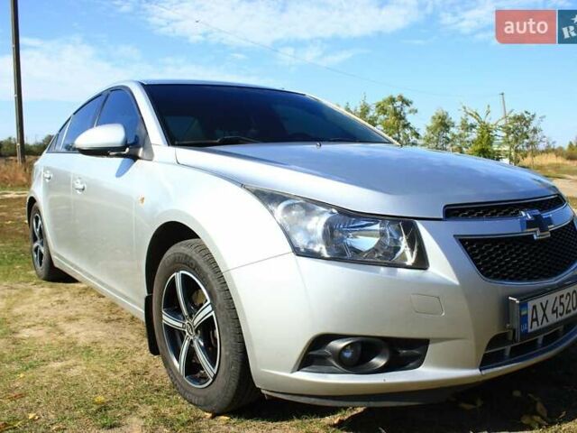 Серый Шевроле Круз, объемом двигателя 1.6 л и пробегом 109 тыс. км за 7000 $, фото 4 на Automoto.ua