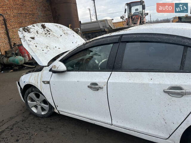 Серый Шевроле Круз, объемом двигателя 1.8 л и пробегом 205 тыс. км за 3300 $, фото 1 на Automoto.ua