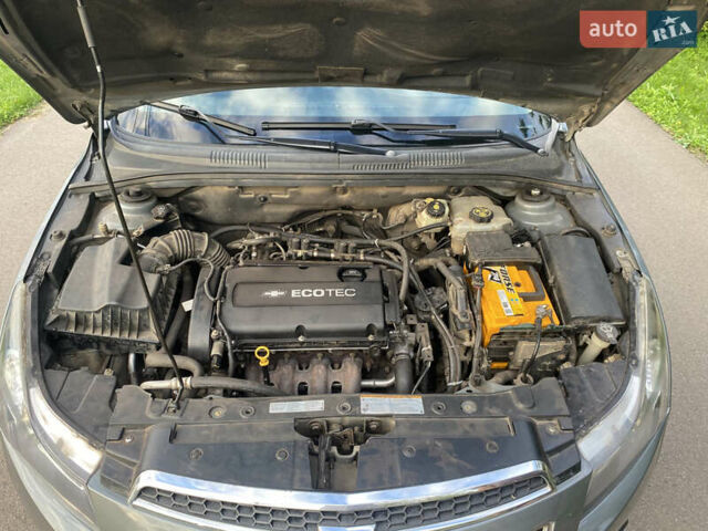Серый Шевроле Круз, объемом двигателя 1.8 л и пробегом 213 тыс. км за 7200 $, фото 6 на Automoto.ua
