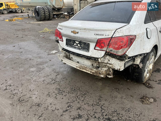 Серый Шевроле Круз, объемом двигателя 1.8 л и пробегом 205 тыс. км за 3300 $, фото 4 на Automoto.ua