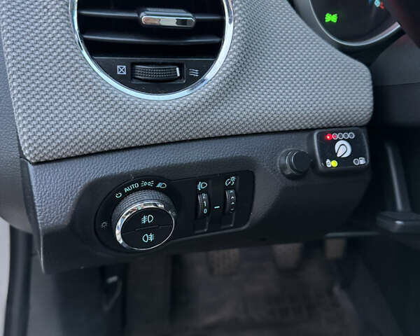 Серый Шевроле Круз, объемом двигателя 1.8 л и пробегом 139 тыс. км за 6400 $, фото 6 на Automoto.ua