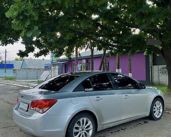 Серый Шевроле Круз, объемом двигателя 1.8 л и пробегом 292 тыс. км за 6000 $, фото 3 на Automoto.ua