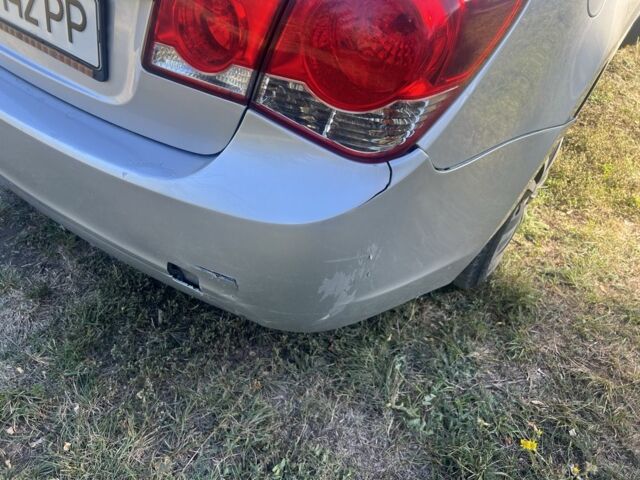 Серый Шевроле Круз, объемом двигателя 1.8 л и пробегом 177 тыс. км за 6000 $, фото 4 на Automoto.ua