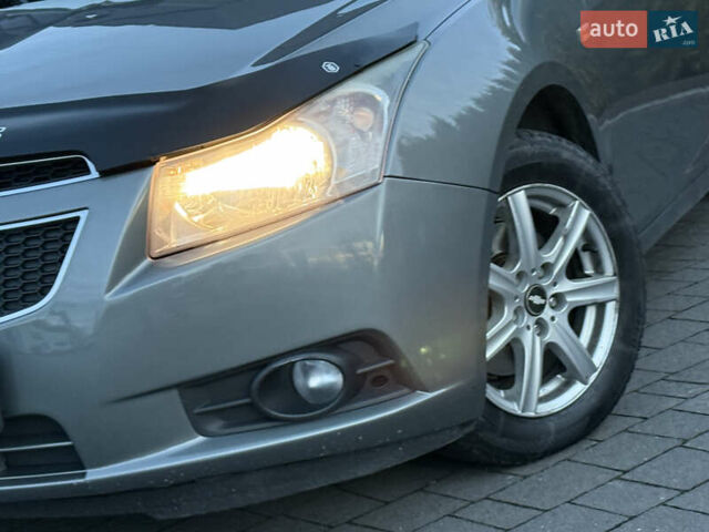 Сірий Шевроле Круз, об'ємом двигуна 2 л та пробігом 241 тис. км за 5999 $, фото 12 на Automoto.ua