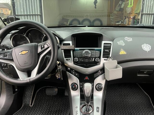 Серый Шевроле Круз, объемом двигателя 1.8 л и пробегом 258 тыс. км за 6000 $, фото 19 на Automoto.ua