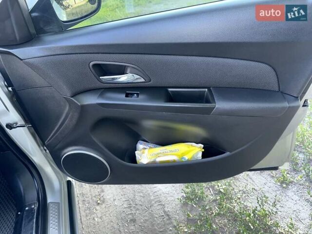 Серый Шевроле Круз, объемом двигателя 1.8 л и пробегом 90 тыс. км за 7500 $, фото 16 на Automoto.ua