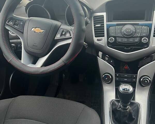 Сірий Шевроле Круз, об'ємом двигуна 1.8 л та пробігом 170 тис. км за 6900 $, фото 9 на Automoto.ua