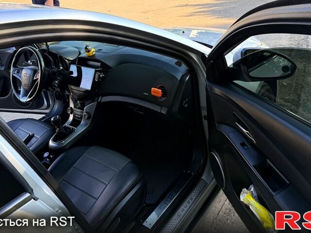 Серый Шевроле Круз, объемом двигателя 1.8 л и пробегом 190 тыс. км за 7500 $, фото 8 на Automoto.ua