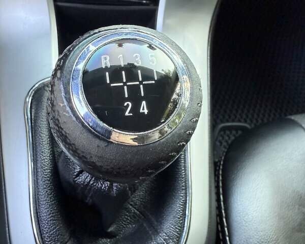 Серый Шевроле Круз, объемом двигателя 1.8 л и пробегом 90 тыс. км за 7500 $, фото 21 на Automoto.ua