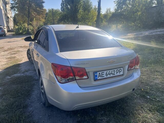 Серый Шевроле Круз, объемом двигателя 1.8 л и пробегом 177 тыс. км за 6000 $, фото 3 на Automoto.ua