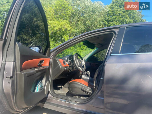 Серый Шевроле Круз, объемом двигателя 1.79 л и пробегом 180 тыс. км за 6500 $, фото 2 на Automoto.ua
