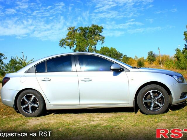 Серый Шевроле Круз, объемом двигателя 1.6 л и пробегом 109 тыс. км за 7000 $, фото 1 на Automoto.ua